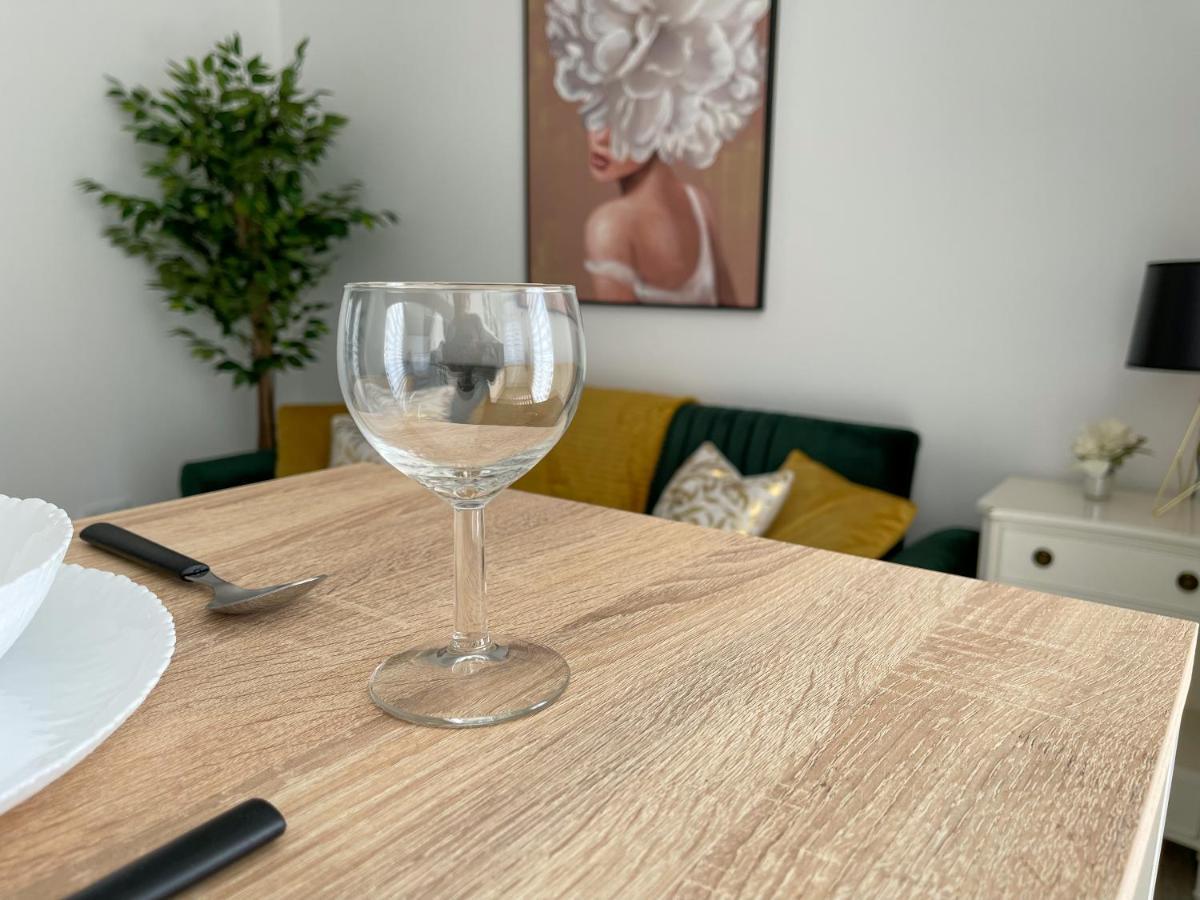 Our Charming House Apartment Портиман Екстериор снимка