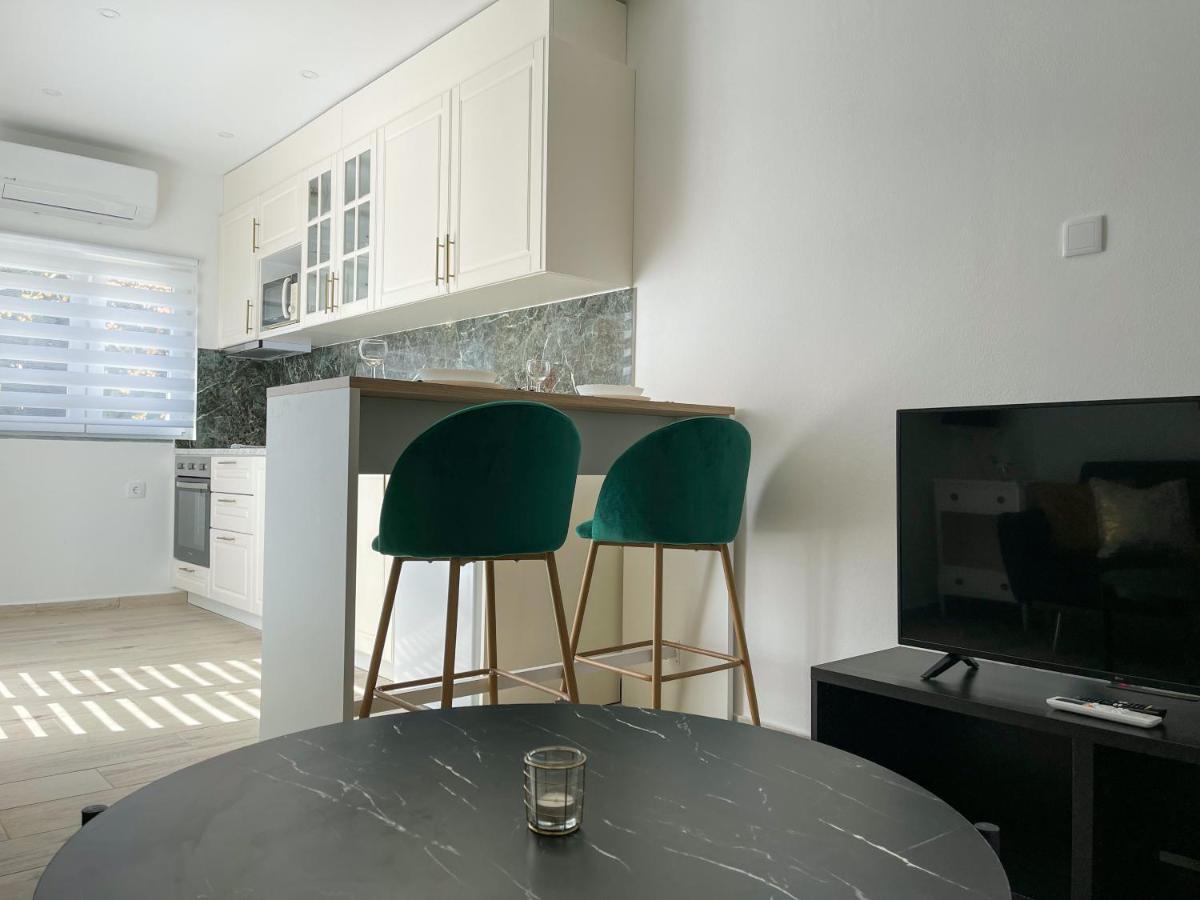 Our Charming House Apartment Портиман Екстериор снимка