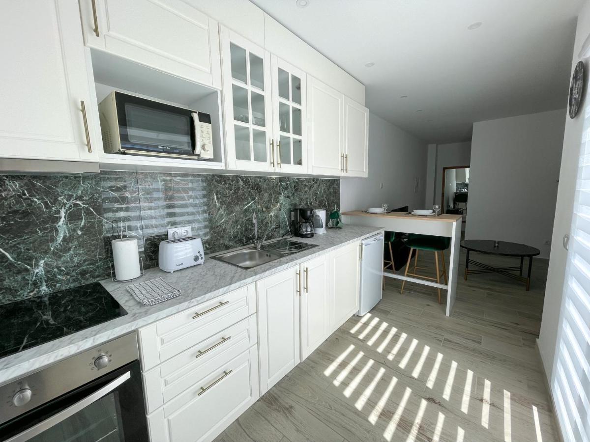Our Charming House Apartment Портиман Екстериор снимка