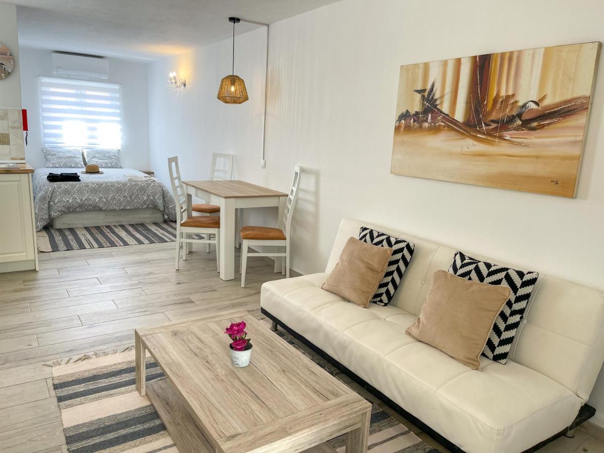 Our Charming House Apartment Портиман Екстериор снимка